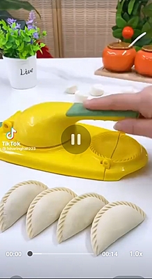 MEAT PIE MOULDER PIE MOULDER