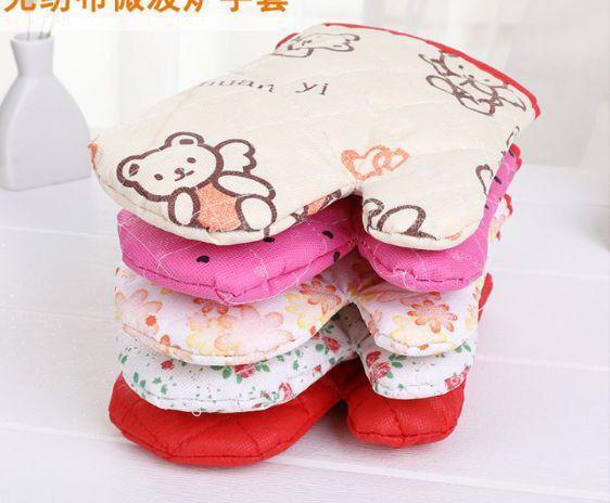 INSULATED MICROWAVE OVEN GLOVES KITCHEN GLOVES 1 PAIR (2 PIECES) INSULATED MICROWAVE OVEN GLOVES KITCHEN GLOVES 1 PAIR (2 PIECES)